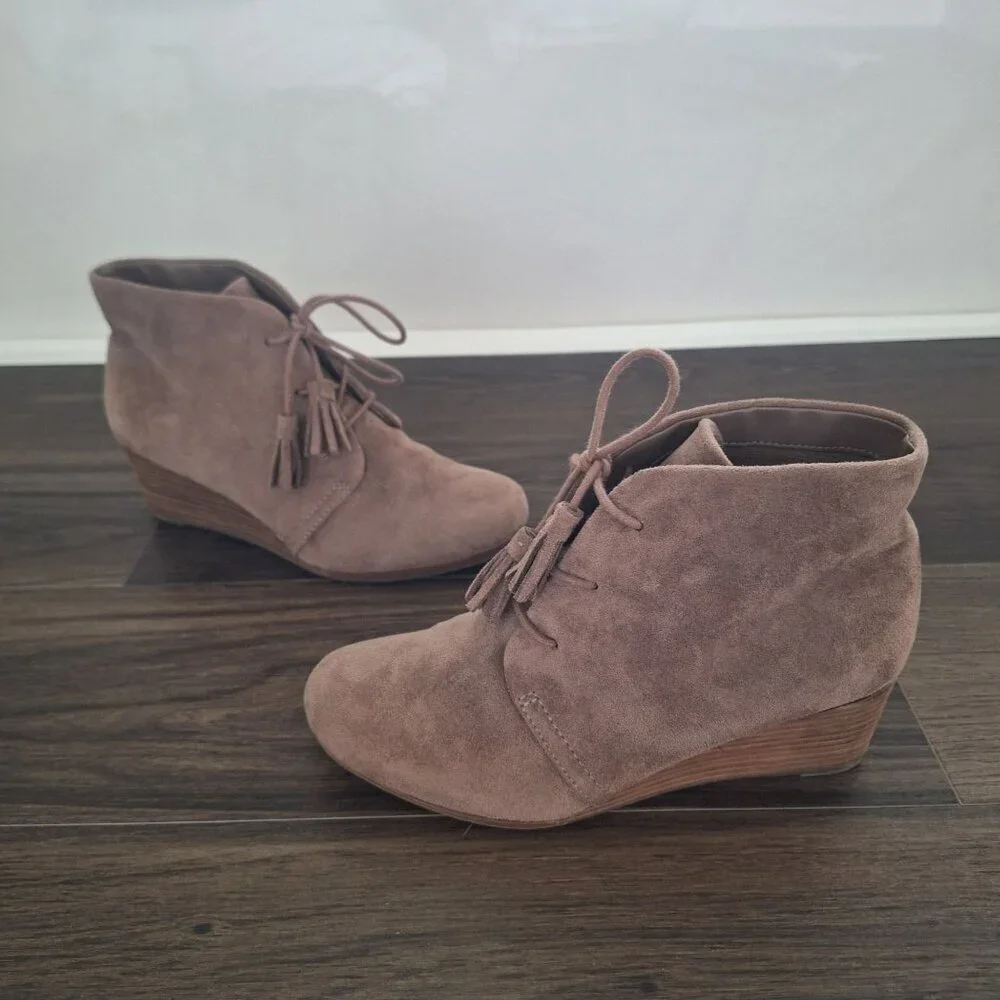 💙 Dr. Scholl's Dakota Suede Taupe Memory Foam Cool Fit Size 6.5 Bootie Comfy Wa